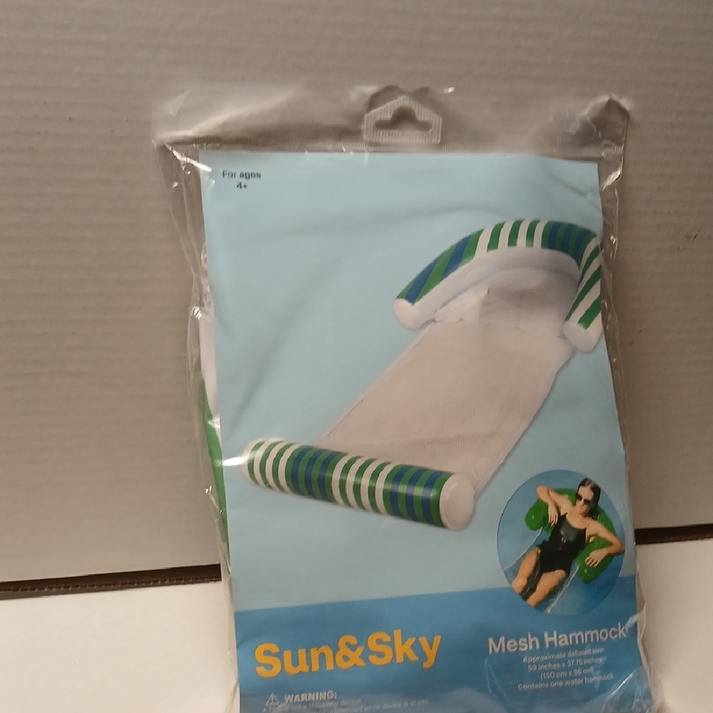 Sun and Sky Mesh Hammock NWT